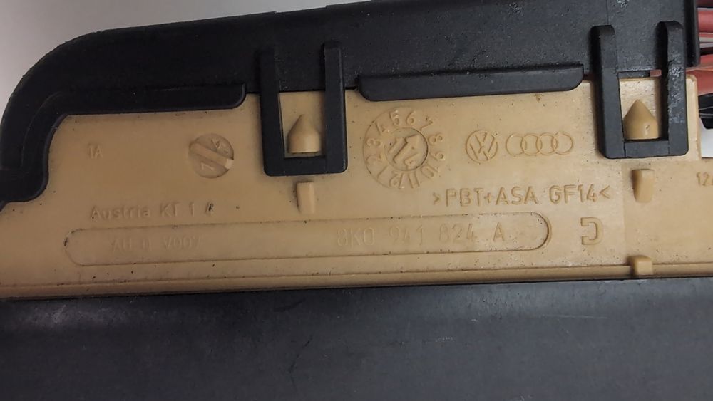 Кронштейн блоку запобіжників передній правий Audi A6 2011-2015 (C7) 4G0971845E 1086697 фото