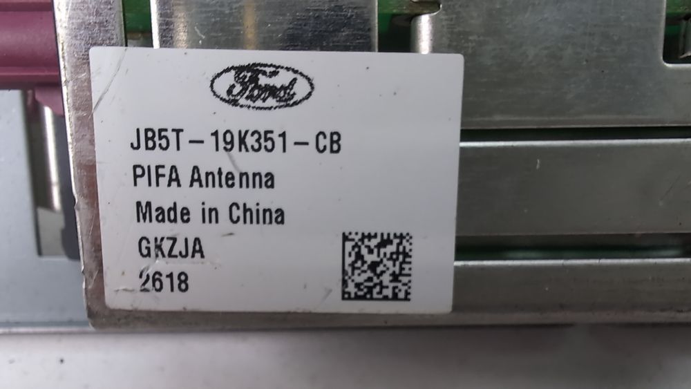 Антенна PIFA(модуль управления компьютером) Ford Explorer 2018-2019 (U502 2nd restyle) JB5T19K351CB 1071083 фото