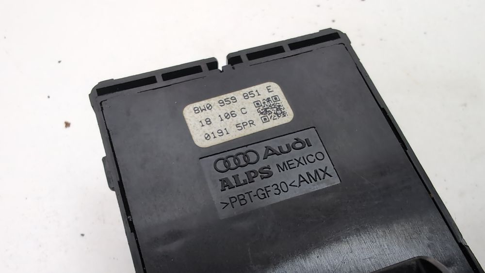 Кнопки управление стеклоподъемником передним левым Audi Q5 2018-2020 (80A) 8W0959851E5PR 1101743 фото
