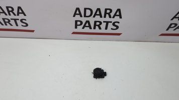 Кнопка регулировки сиденья перед правым Mercedes Benz C300 2015-2018 (W205) A20590578039051 1080629 фото