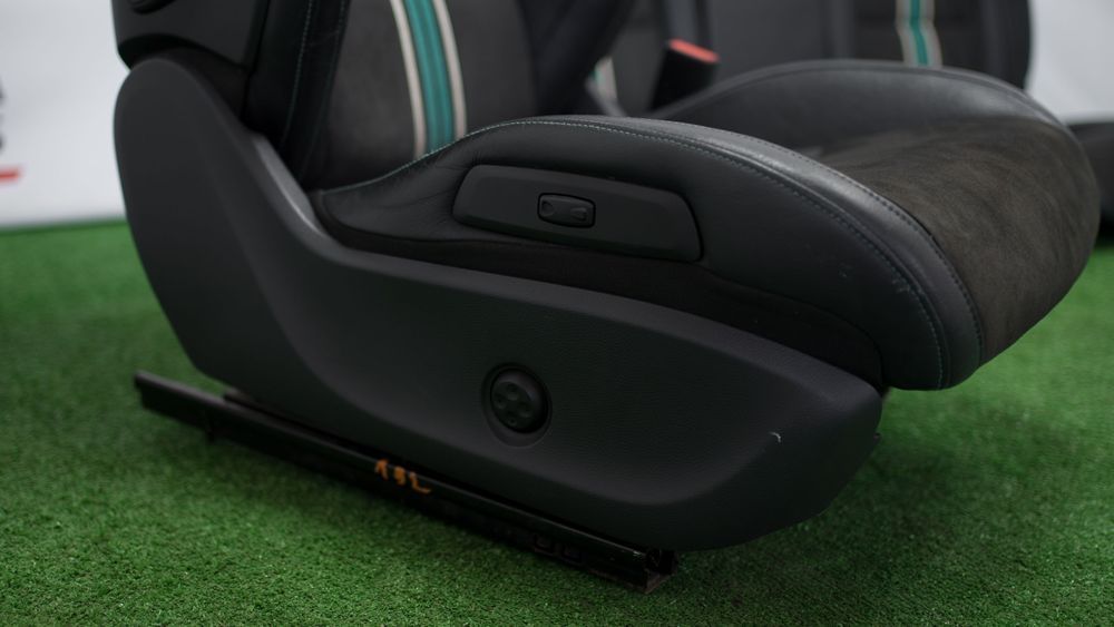 Комплект сидінь AMG &laquo;PERFORMANCE&raquo; (дефект) Mercedes Benz CLA250 2017-2019 (C117 restyle) A0009103810 1095953 фото
