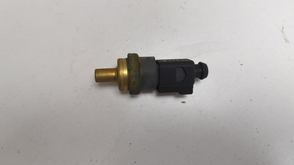 Датчик температуры охлаждающей жидкости Volkswagen Passat 2015-2022 (B8) 06A919501A 1040622 фото