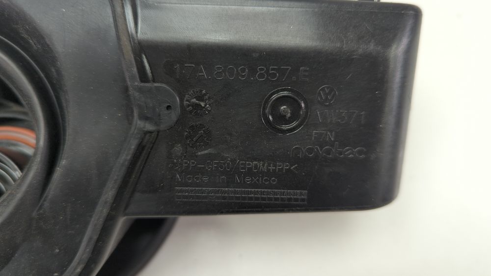 Корпус лючка бензобака (топливного бака) (дефект) Volkswagen Jetta 2019-2024 (A7) 17A809857E 1039091 фото