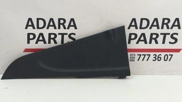 Накладка центральної консолі збоку права Jeep Grand Cherokee 2014-2016 (WK2 restyle) 5LV81DX9AA 1030256 фото