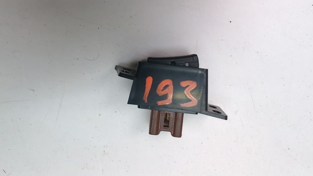 Кнопка підігріву пасажирського сидіння Nissan Rogue 2017-2020 (T32 Restyle rest) 255003TA1A 1097354 фото