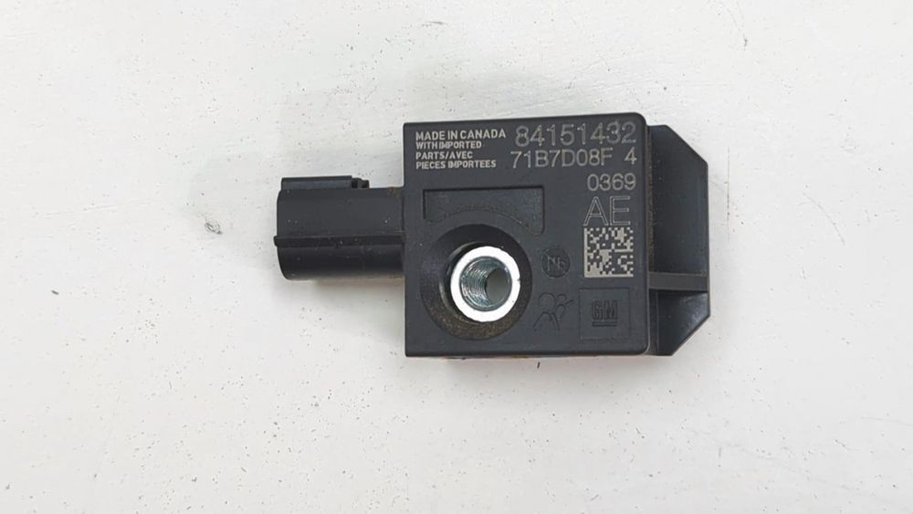 Датчик удару передній Chevrolet Equinox 2018-2021 (3rd gen) 84151432 1029531 фото