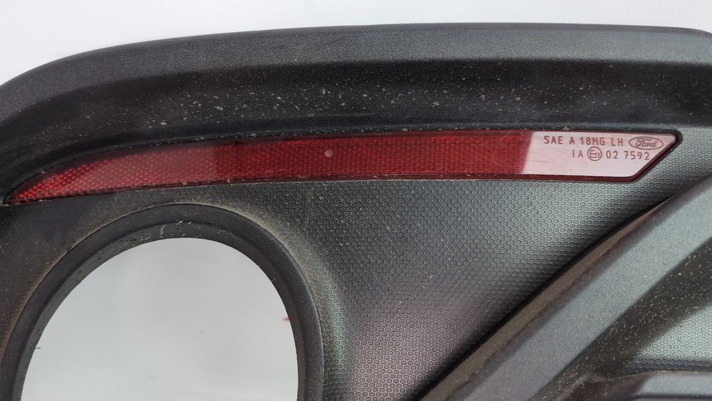Катафот спойлера заднего бампера, левый Ford Mustang 2018-2023 (S550 restyle) JR3Z15A449A 1087798 фото