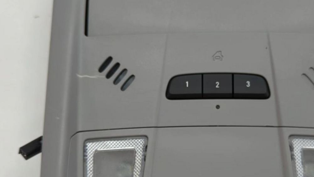 Плафон освітлення салону передній (дефект) Chevrolet Equinox 2018-2021 (3rd gen) 84868432 1029316 фото