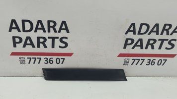 Накладка задніх правих дверей Subaru Outback 2010-2012 (B14(BR)) 63563AJ04A 1046442 фото