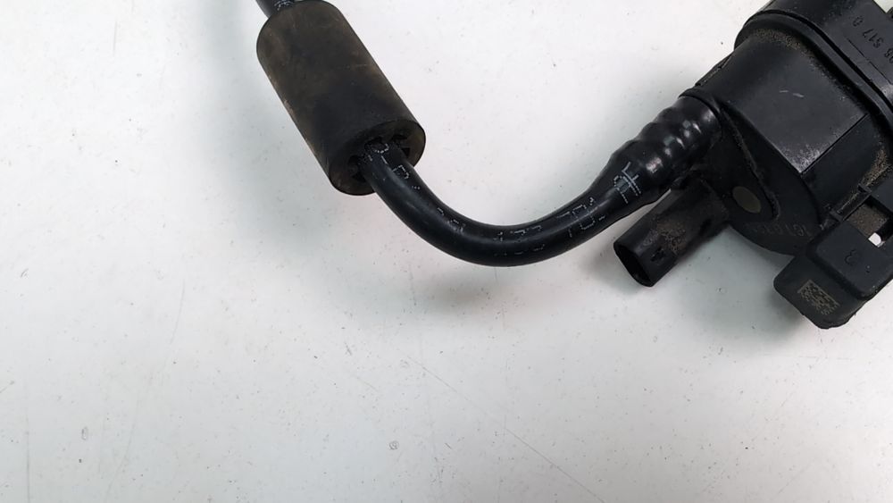 Трубка с клапаном Audi A4 2016-2019 (B9) 06L133781AF 1076296 фото