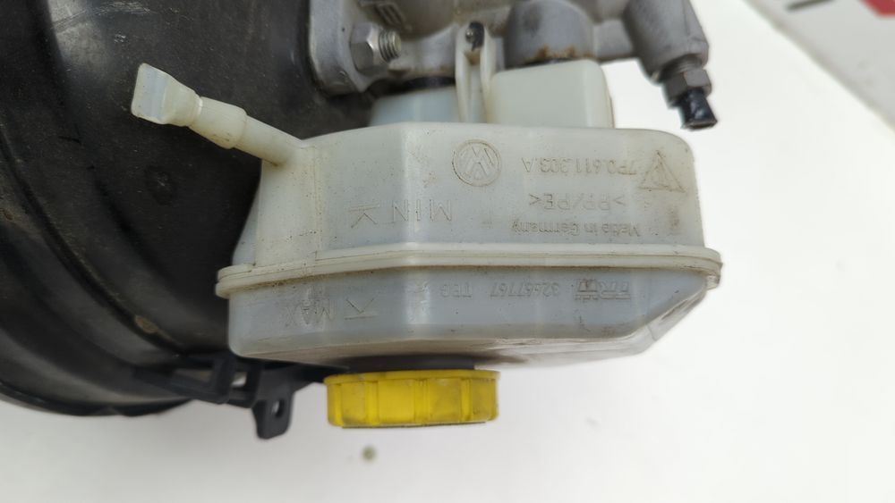 Бачок головного гальмівного циліндра Volkswagen Touareg 2010-2014 (7P 2nd gen) 7P0611303A 1059489 фото
