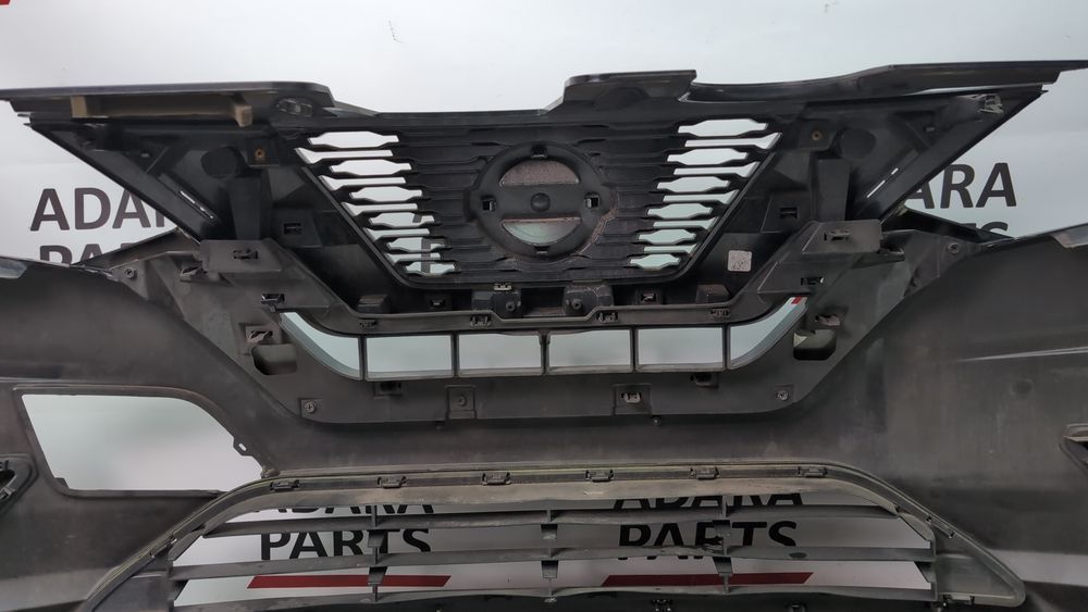 Решетка радиатора (дефект) Nissan Rogue 2017-2020 (T32 Restyle rest) 623106FL0A 1097205 фото