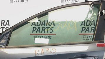 Напрямне скло переднє ліве Hyundai Kona 2018-2021 (OS) 82530J9000 1014383 фото