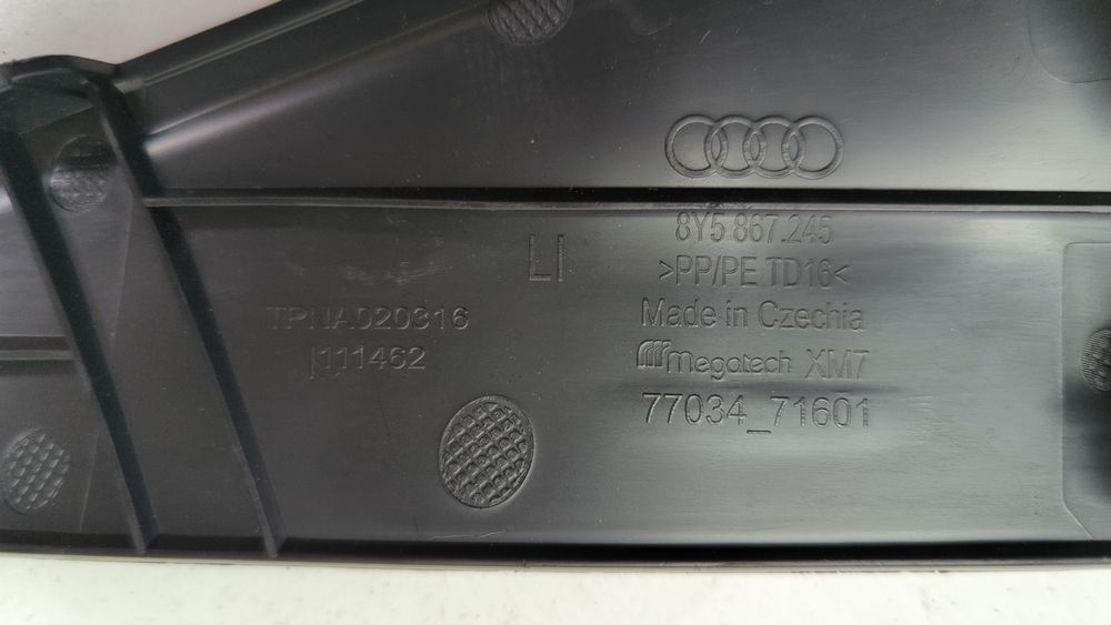 Накладка задньої стійки верхня ліва Audi A3 2022-2024 (8Y) 8Y58672454PK 1067282 фото