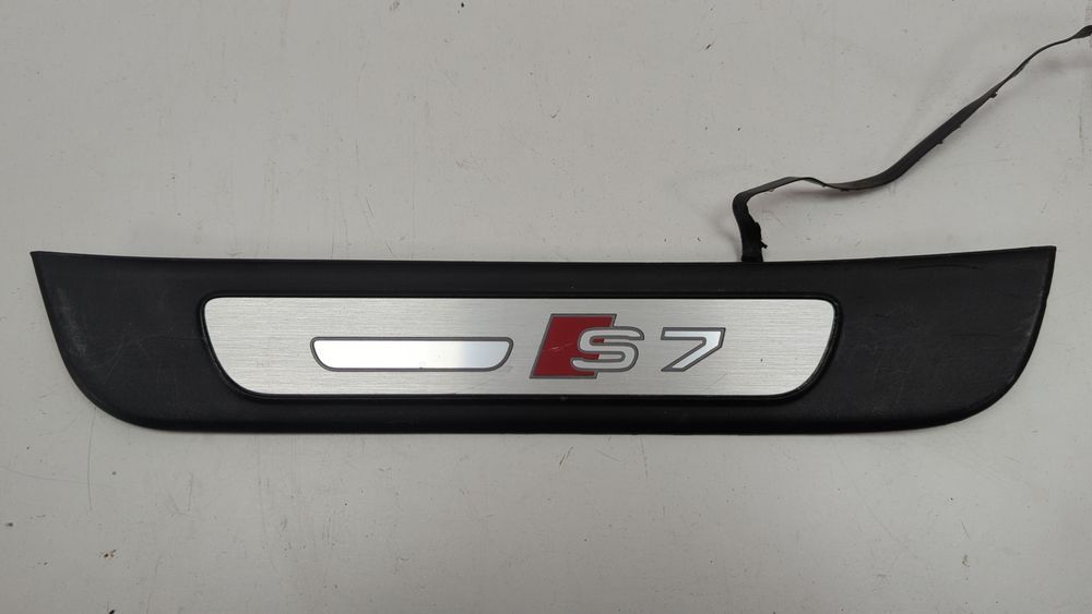 Накладка порога з підсвічуванням передня ліва (дефект) Audi S7 2012-2015 (4G8) 4G8947405D 1060224 фото