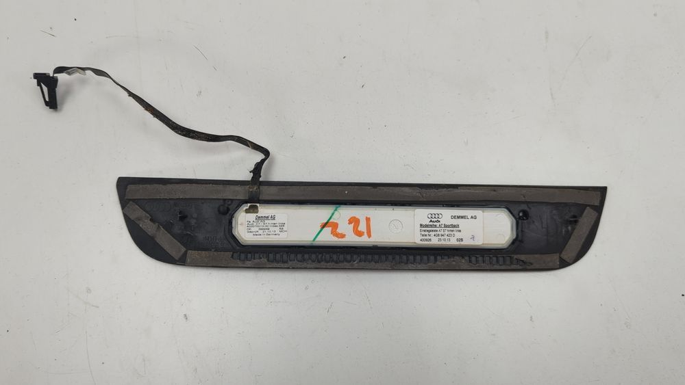 Накладка порога з підсвічуванням передня ліва (дефект) Audi S7 2012-2015 (4G8) 4G8947405D 1060224 фото