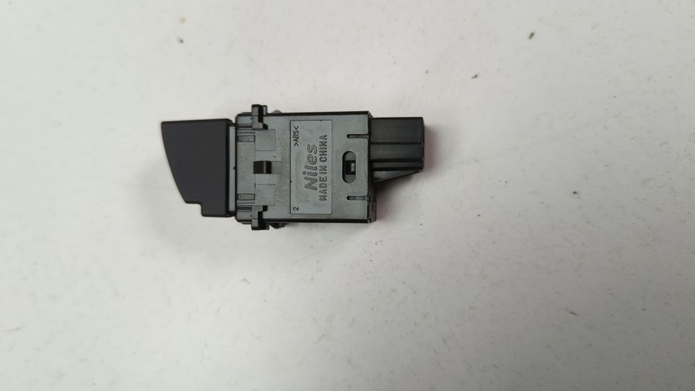 Кнопка системы стабилизации Subaru Outback 2015-2017 (B15) 83002AL15A 1053102 фото