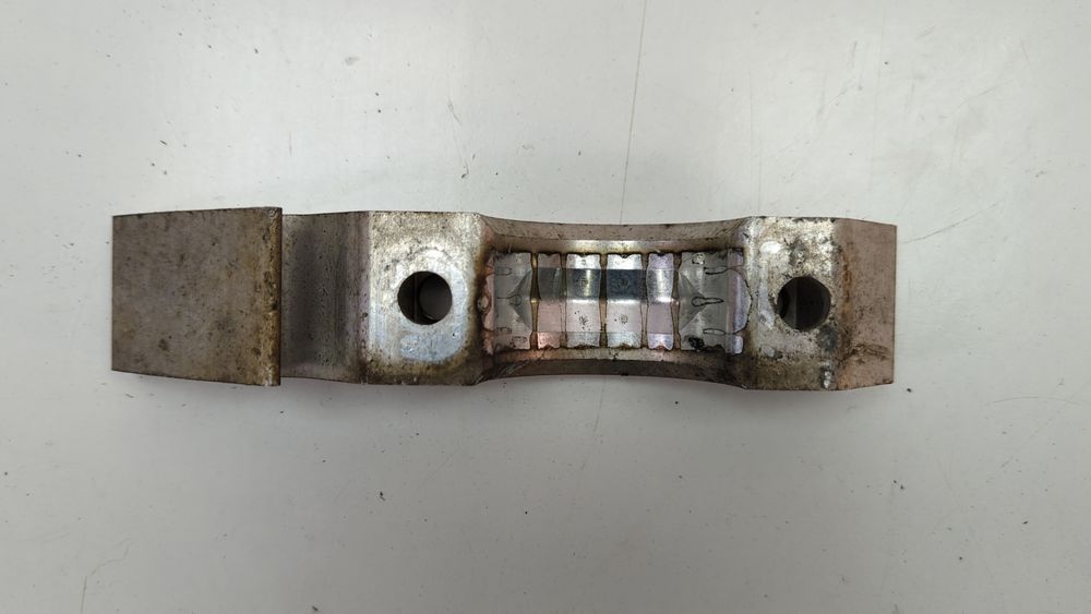 Кронштейн крепления переднего стабилизатора Volkswagen Touareg 2010-2014 (7P 2nd gen) 7L0411063B 1033139 фото