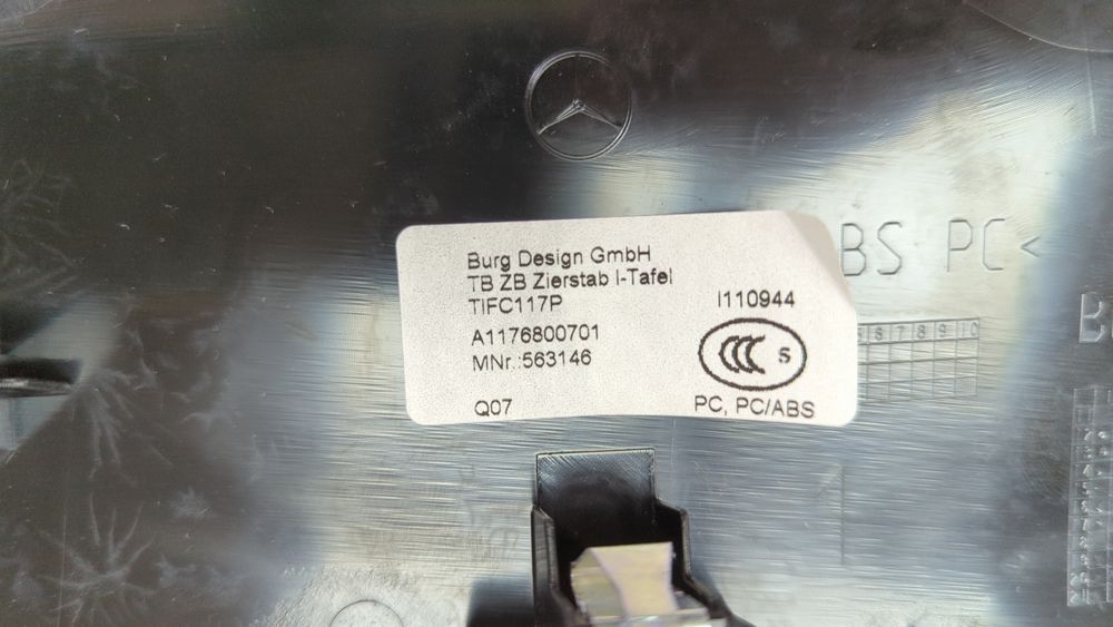 Накладка торпедо центральная Mercedes Benz GLA 2017 - 2020 (X156) A1176800701 1051070 фото