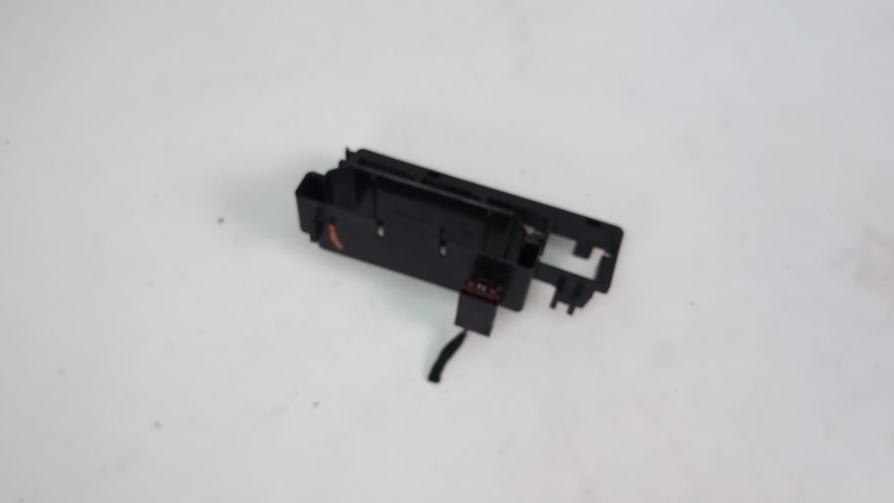 Кронштейн блоку реле (дефект) Audi A3 2022-2024 (8Y) 5Q0937503F 1068940 фото