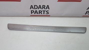 Накладка порога передня ліва/права (дефект) Mercedes Benz CLA250 2017-2019 (C117 restyle) A2466800135 1096758 фото