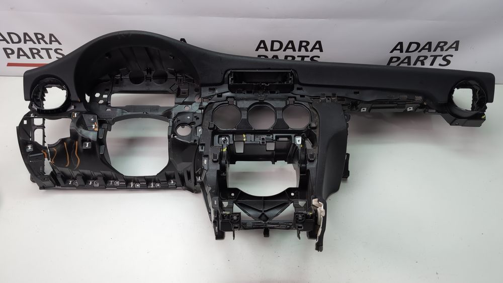 Передняя панель (торпедо) (дефект) Mercedes Benz C300 2015-2018 (W205) A20568035879J38 1081138 фото