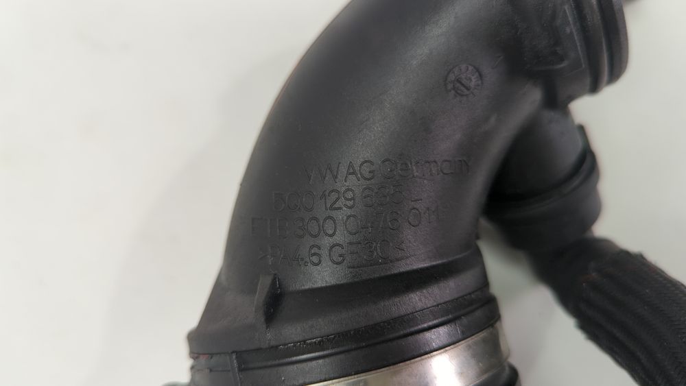 Патрубок повітряного фільтра Audi A3 2013-2016 (8V) 5Q0129654P 1041811 фото