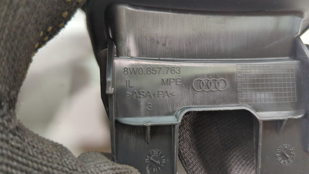 Ремінь безпеки задній центральний Audi A4 2016-2019 (B9) 8W0857807BV04 1044506 фото