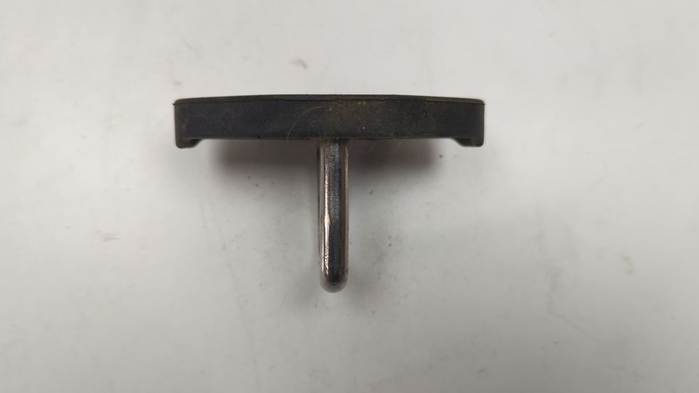 Скоба замку багажника Volkswagen Touareg 2010-2014 (7P 2nd gen) 7P0827517 1059408 фото