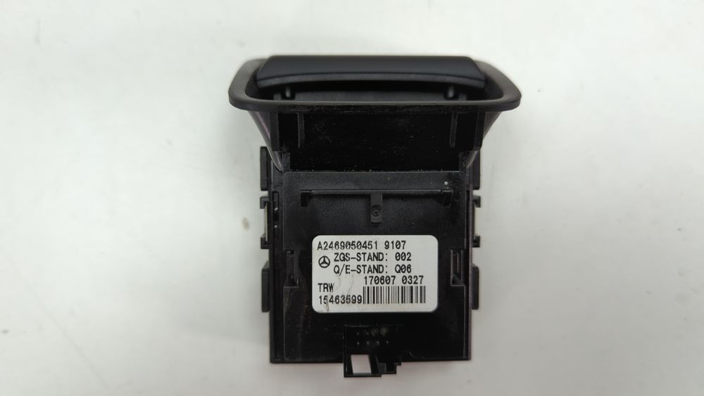 Кнопка электромеханического стояночного тормоза Mercedes Benz GLA 2017 - 2020 (X156) A2469050451 1049045 фото