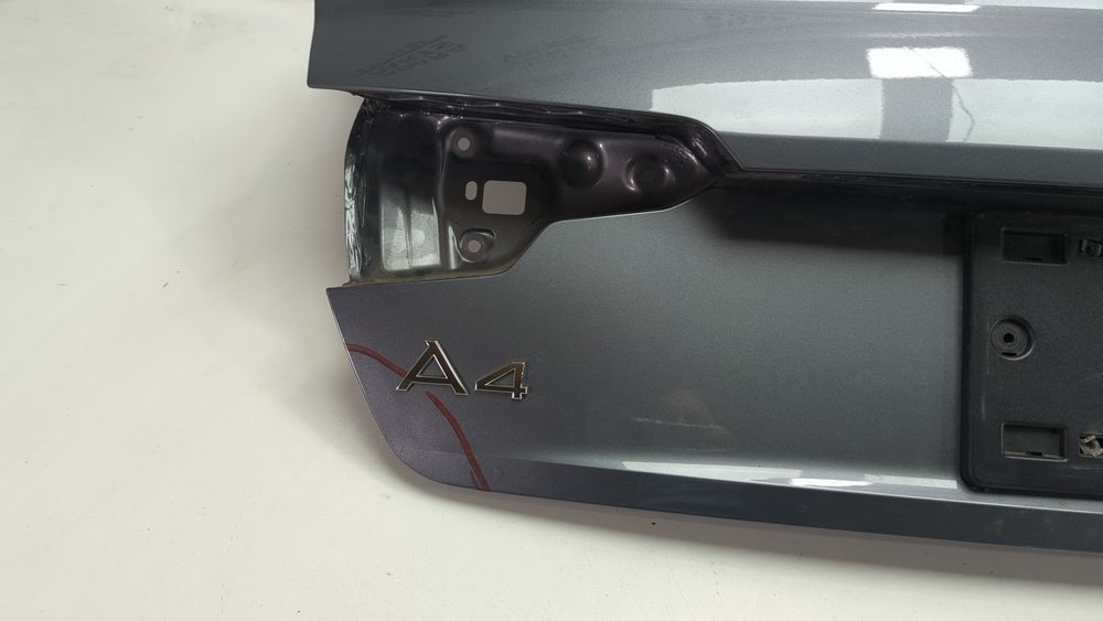 Емблема A4 кришка багажника Audi A4 2016-2019 (B9) 8H08537412ZZ 1051413 фото