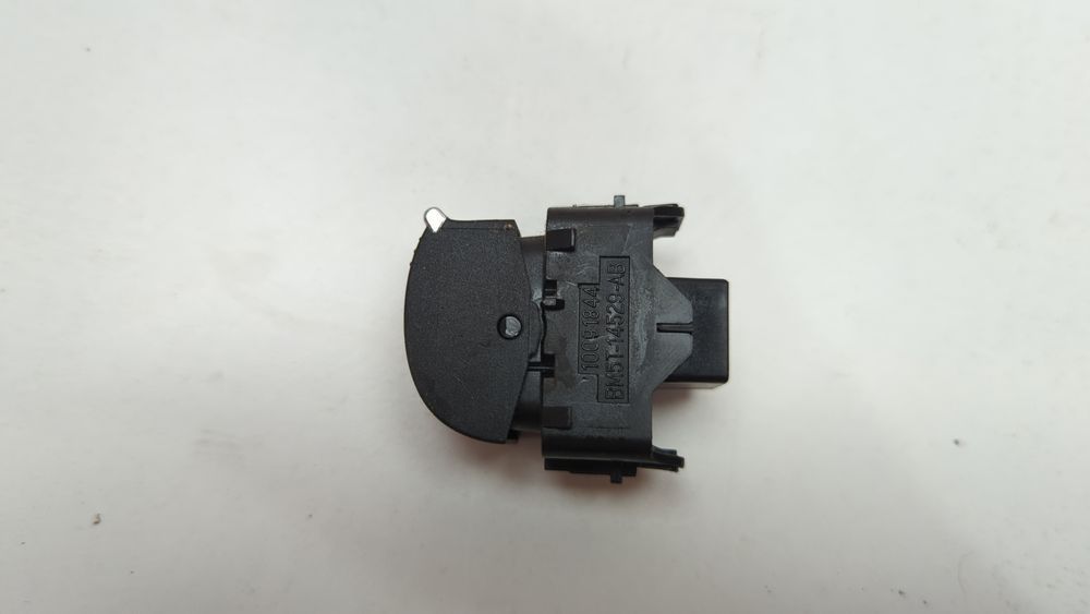 Кнопка склопідйомника Ford Escape 2013-2016 (3rd gen C520) F1EZ14529A 1049121 фото