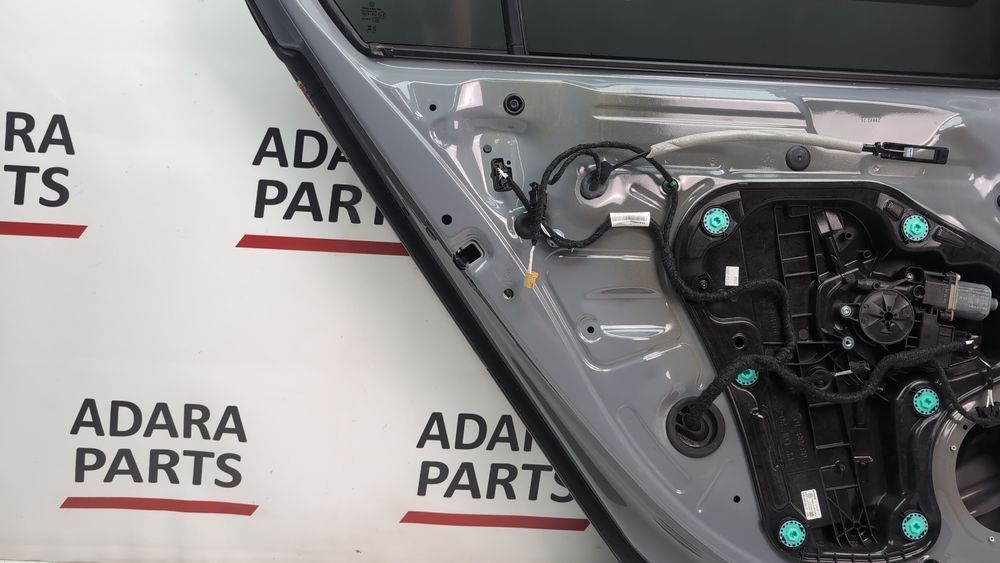 Ущільнювач дверей задніх лівих нижній Volkswagen Golf 2022-2024 (mk8) 5H4839699A9B9 1097660 фото