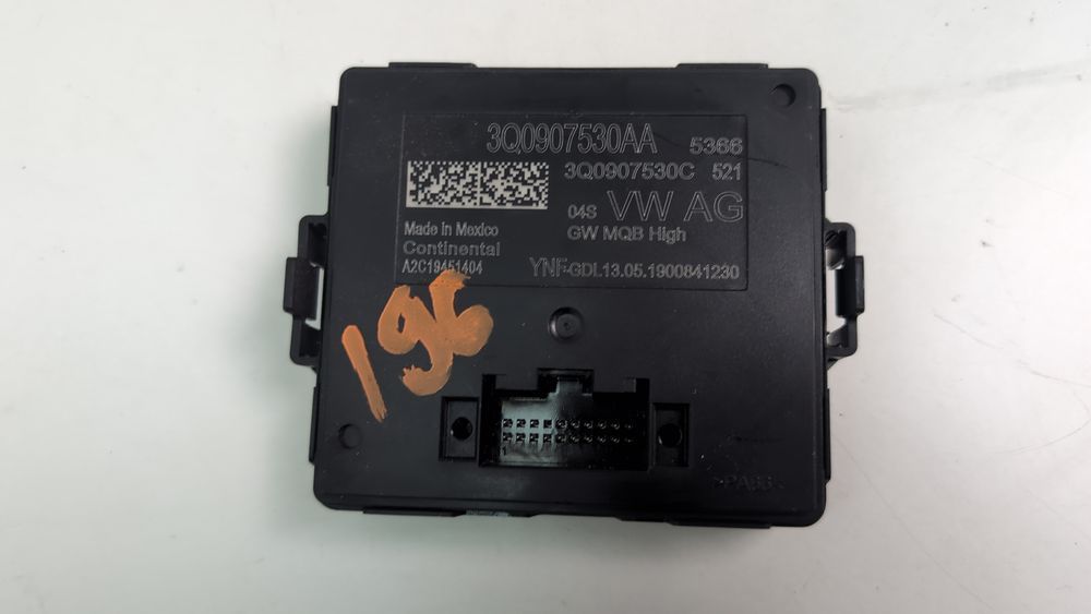 Диагностический интерфейс шин данных Volkswagen Tiguan 2018-2021 (AD/BW) 3Q0907530AA 1094108 фото