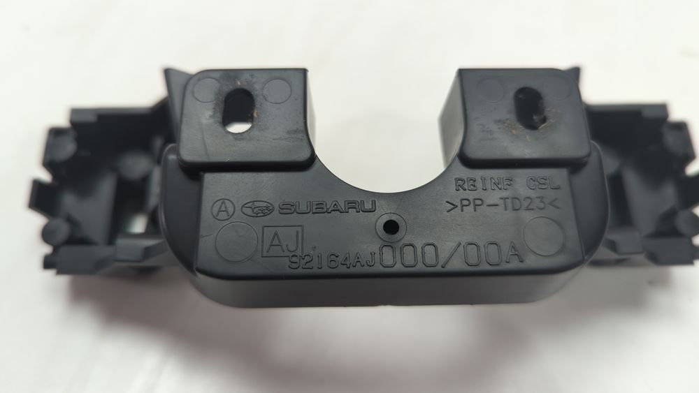 Кронштейн центральной консоли Subaru Outback 2010-2012 (B14(BR)) 92164AJ00A 1046813 фото