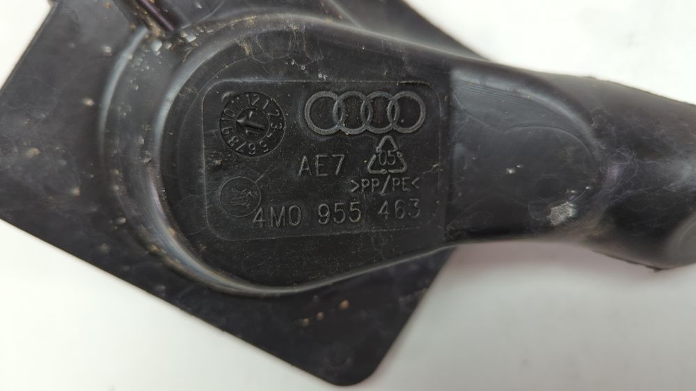 Горловина бачка склоомивача Audi Q7 2017-2019 (4M) 4M0955463 1044716 фото