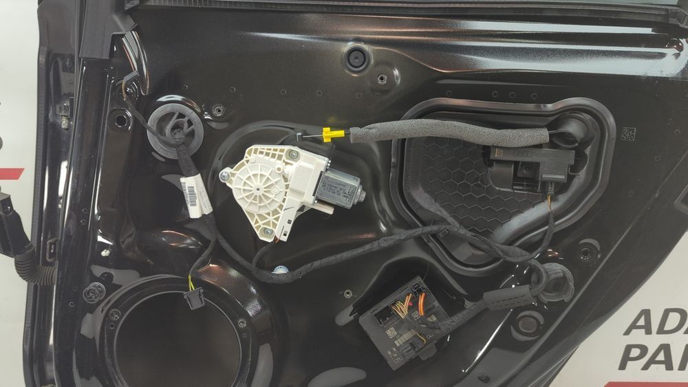 Мотор стеклоподъемника двери задний (правый) Audi A6 2011-2015 (C7) 8K0959812A 1066291 фото