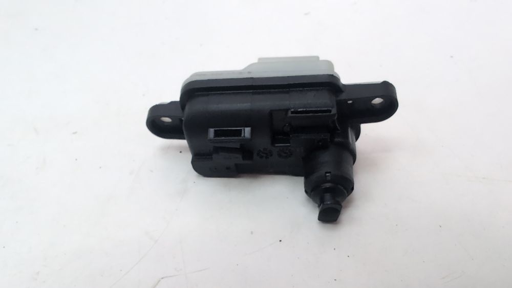 Замок лючка бензобака Volkswagen Golf 2022-2024 (mk8) 510810773A 1097510 фото