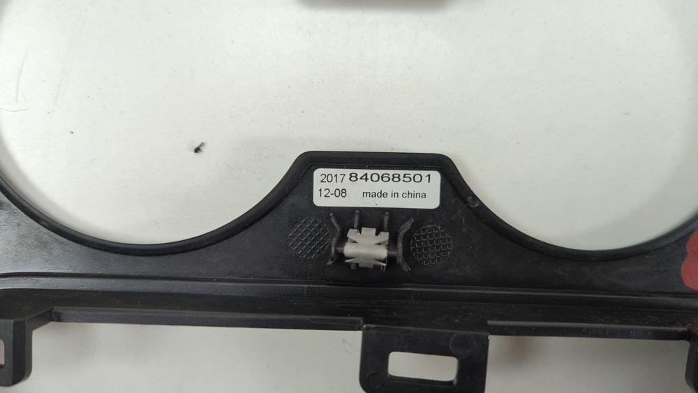 Декоративная накладка консоли Chevrolet Cruze 2016-2018 (D2LC 2nd gen) 84068501 1035687 фото