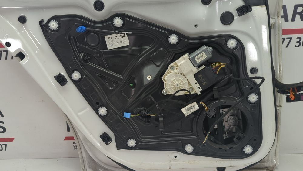 Накладка склопідйомника двері задньої лівої Volkswagen CC 2013 - 2017 (1st Gen (35) restyle) 3C8839755D 1051592 фото