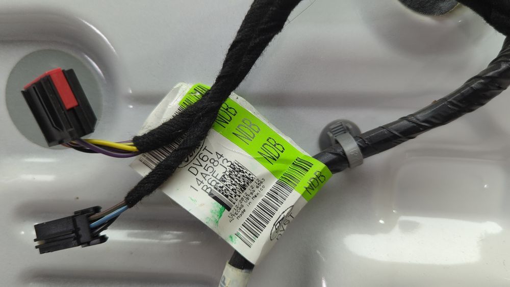 Жгут проводов двери передней (левой) Ford Escape 2013-2016 (3rd gen C520) DV6Z14630H 1049175 фото