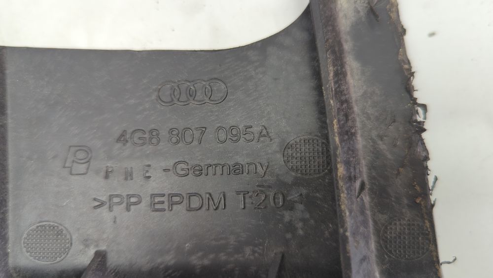 Кронштейн переднього бампера лівий (дефект) Audi S7 2012-2015 (4G8) 4G8807095A 1048330 фото