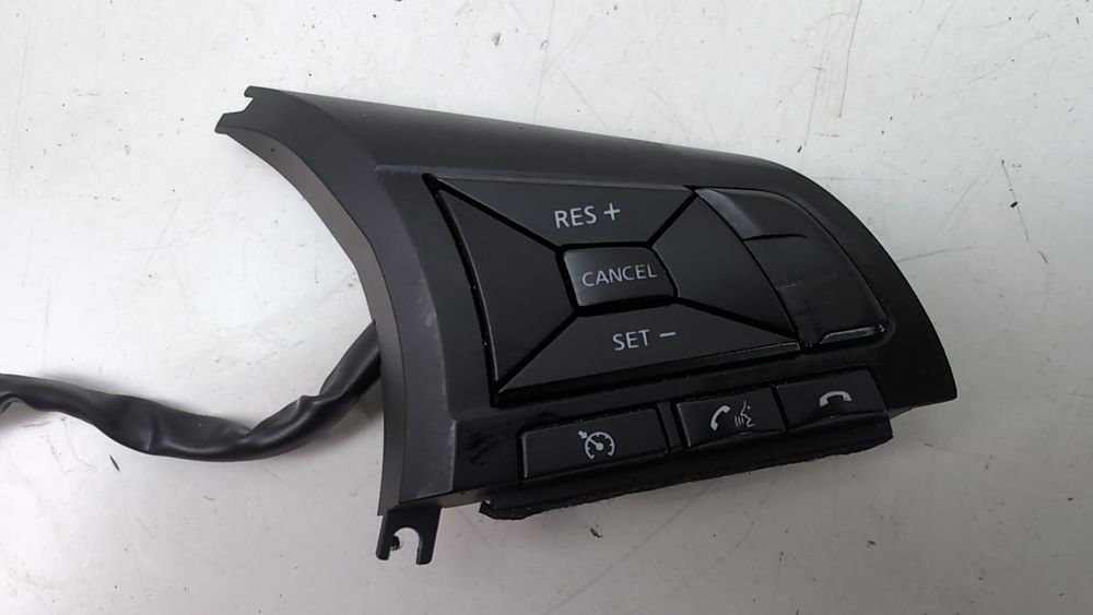 Кнопки управления на руле (дефект) Nissan Rogue 2017-2020 (T32 Restyle rest) 255506FL1A 1098566 фото