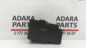 Площадка под аккумулятор Ford Escape 2013-2016 (3rd gen C520) AM5Z10732C 1030731 фото