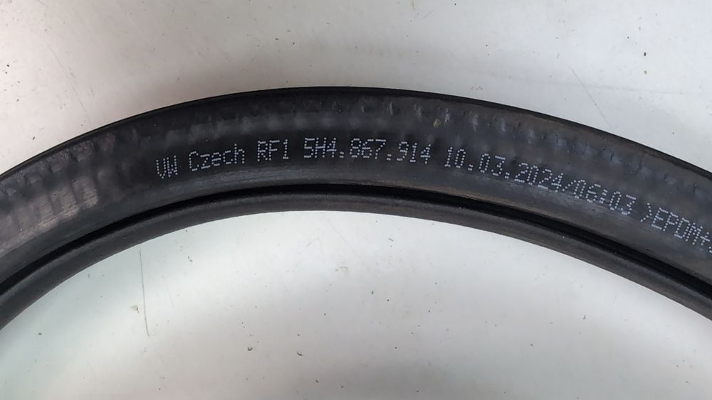 Ущільнювач прорізу дверей задніх правих Volkswagen Golf 2022-2024 (mk8) 5H4867914A9B9 1097829 фото