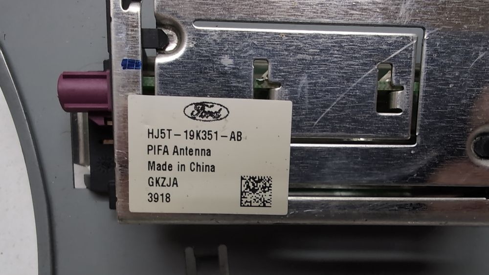 Усилитель антенны Ford Escape 2017-2019 (3rd gen C520 restyle) HJ5Z19A390A 1072399 фото