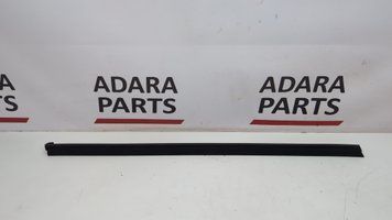 Ущільнювач скла двері передньої правої Hyundai Sonata Hybrid 2009-2014 (YF) 822413S000 1102257 фото