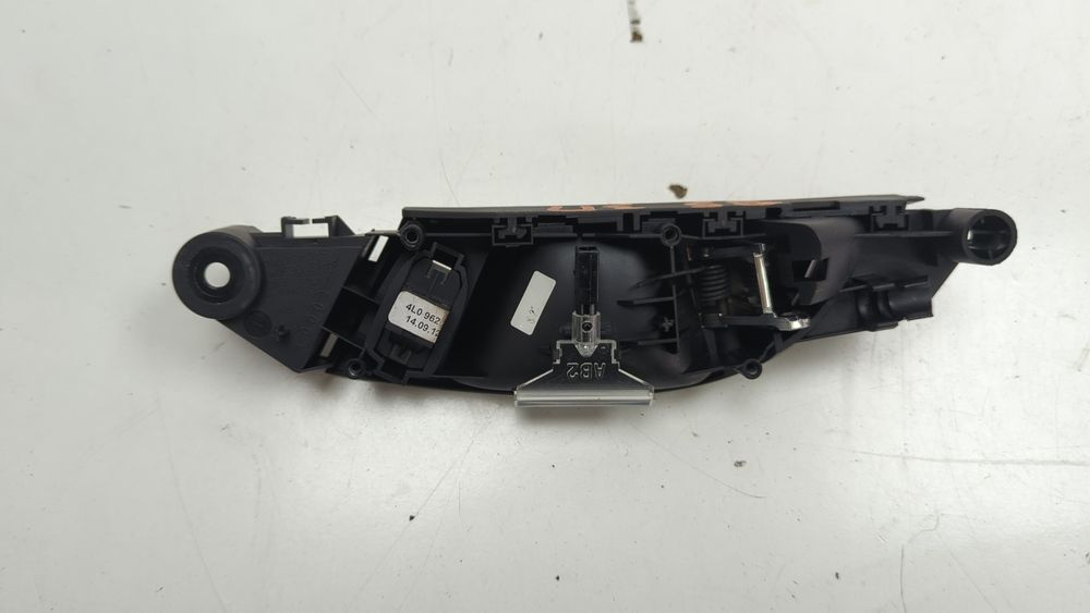 Ручка дверей права внутрішня Audi Q7 2009-2015 (4L restyle) 4L0837020AH77 1036611 фото