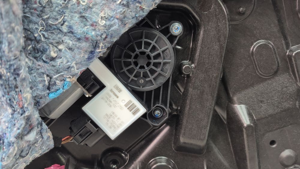 Мотор стеклоподъемника двери передней левой BMW X3 2018-2021 (G01) 61355A5C894 1087470 фото