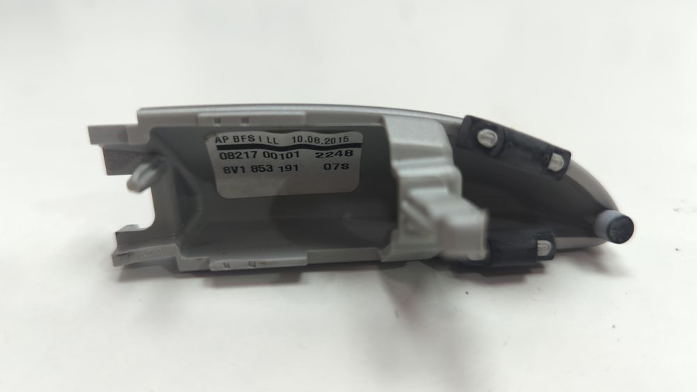 Накладка торпедо ліва (праворуч від керма) Audi A3 2013-2016 (8V) 8V18531914T4 1041771 фото